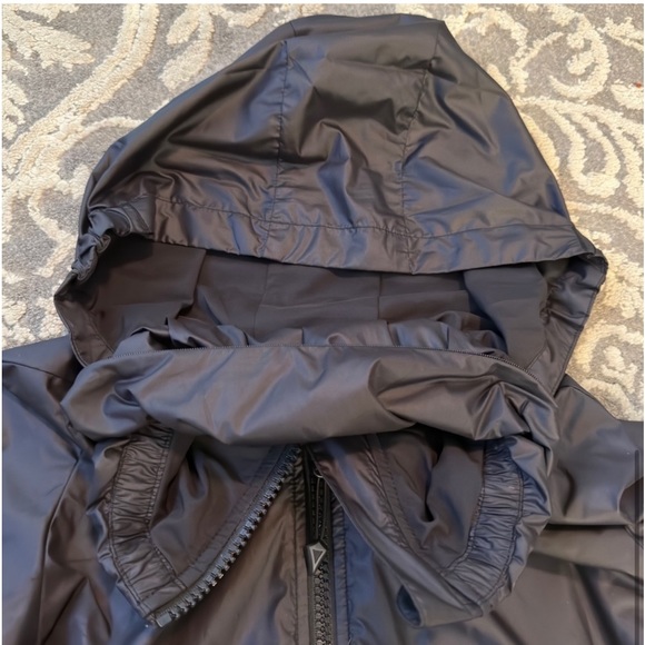 Girls Lululemon Jacket ivivva size 12 - Picture 4 of 7